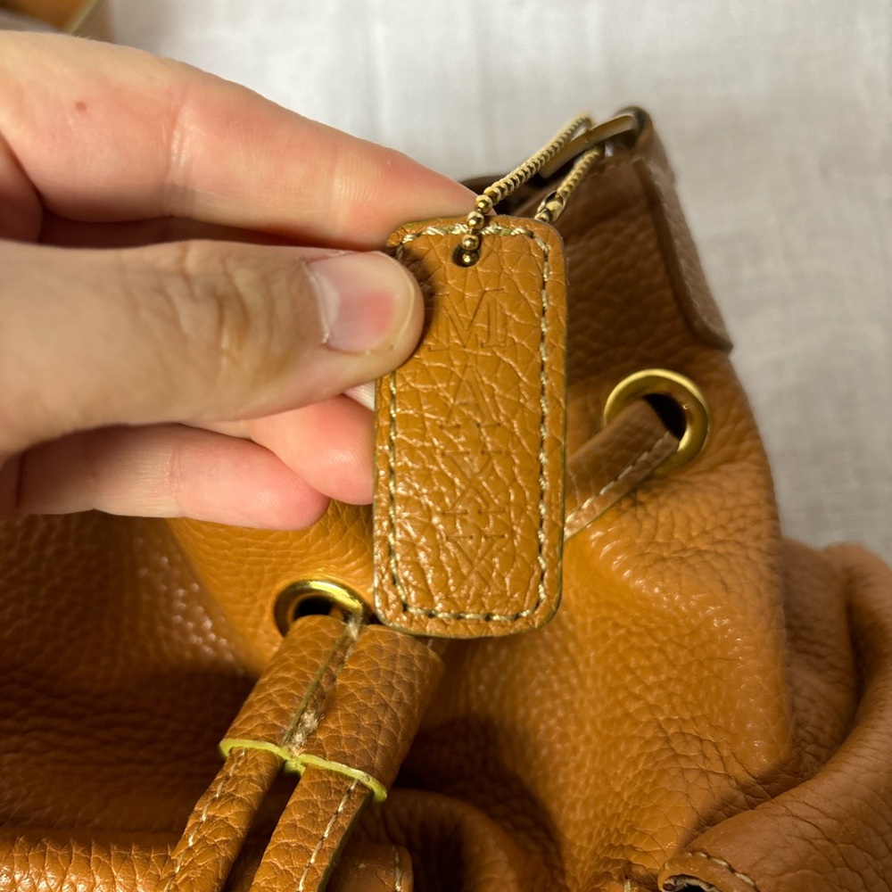 MAXX NY Tan/Camel pebbled faux leather shoulder bag multi-compartment adj. strap - Picture 3 of 10